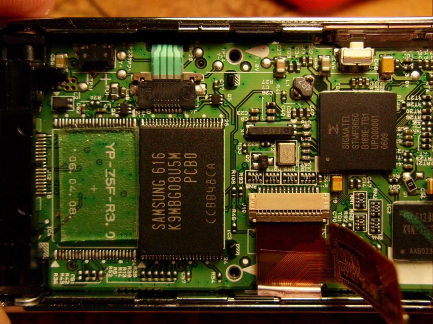 Ishu Shemu Na Mr3 Pleer Samsung Yp Z5f I Lyudej Kotorye Posovetuyut Kak Uluchshit Ego Zvuchanie